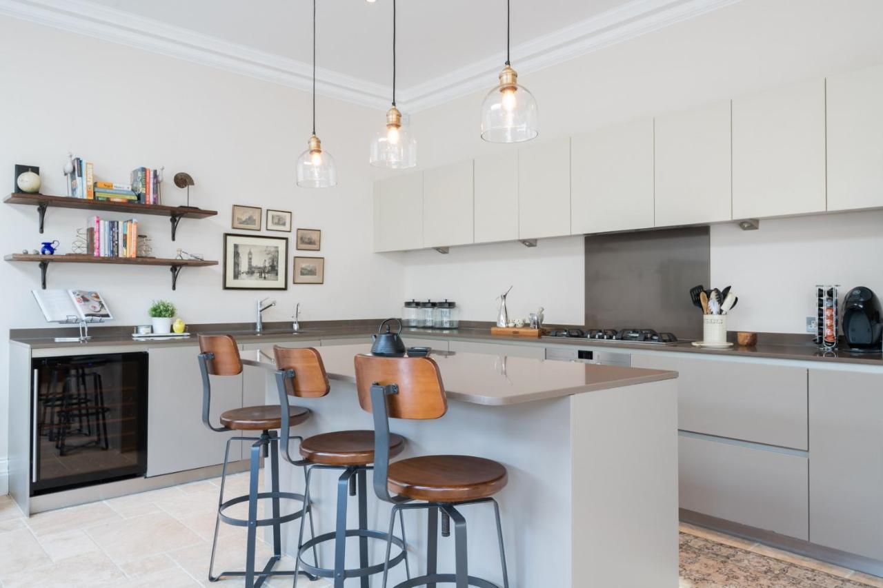 Breathtaking Putney Home With Gorgeous Garden 리치먼드 외부 사진