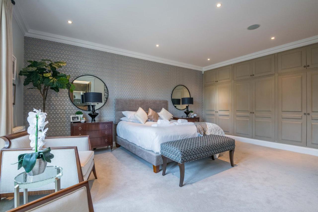 Breathtaking Putney Home With Gorgeous Garden 리치먼드 외부 사진