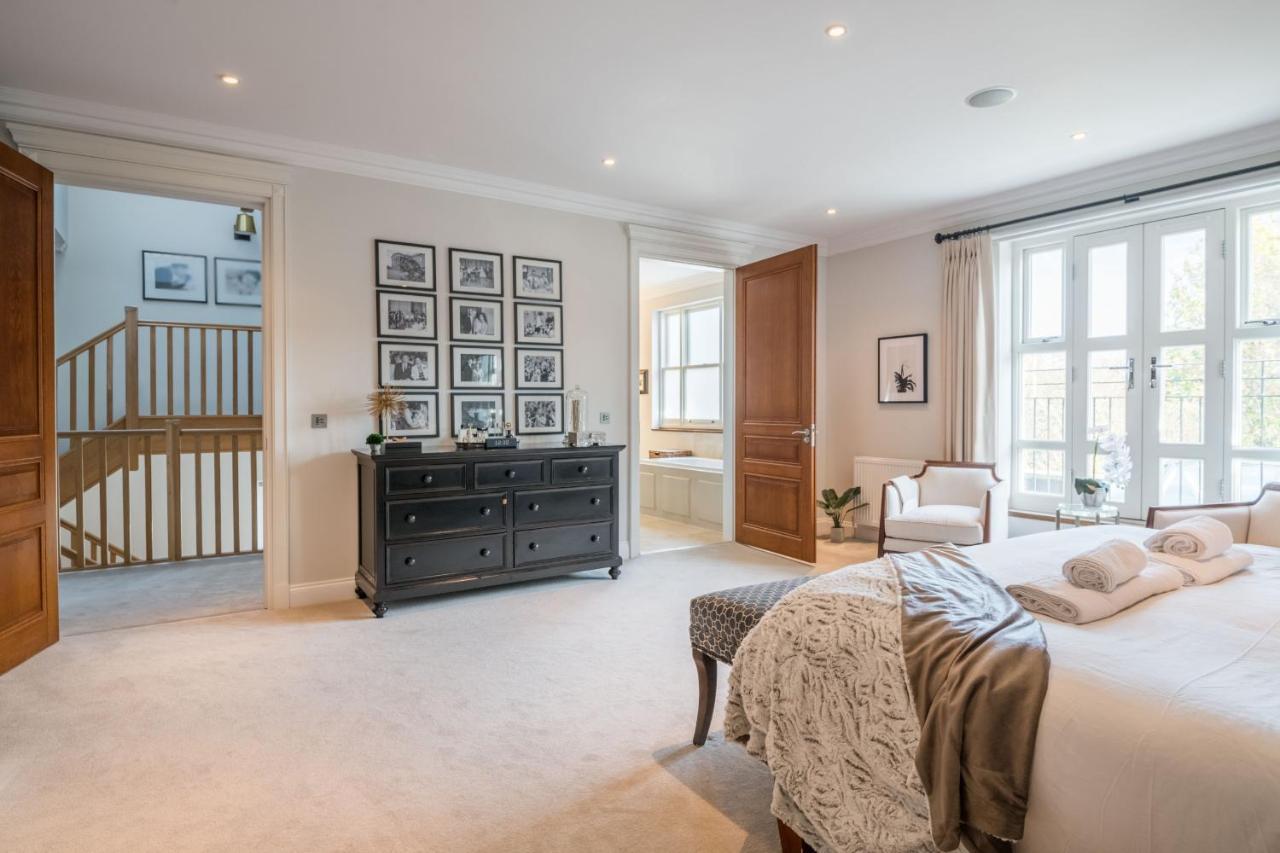 Breathtaking Putney Home With Gorgeous Garden 리치먼드 외부 사진