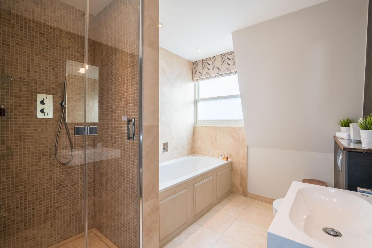 Breathtaking Putney Home With Gorgeous Garden 리치먼드 외부 사진