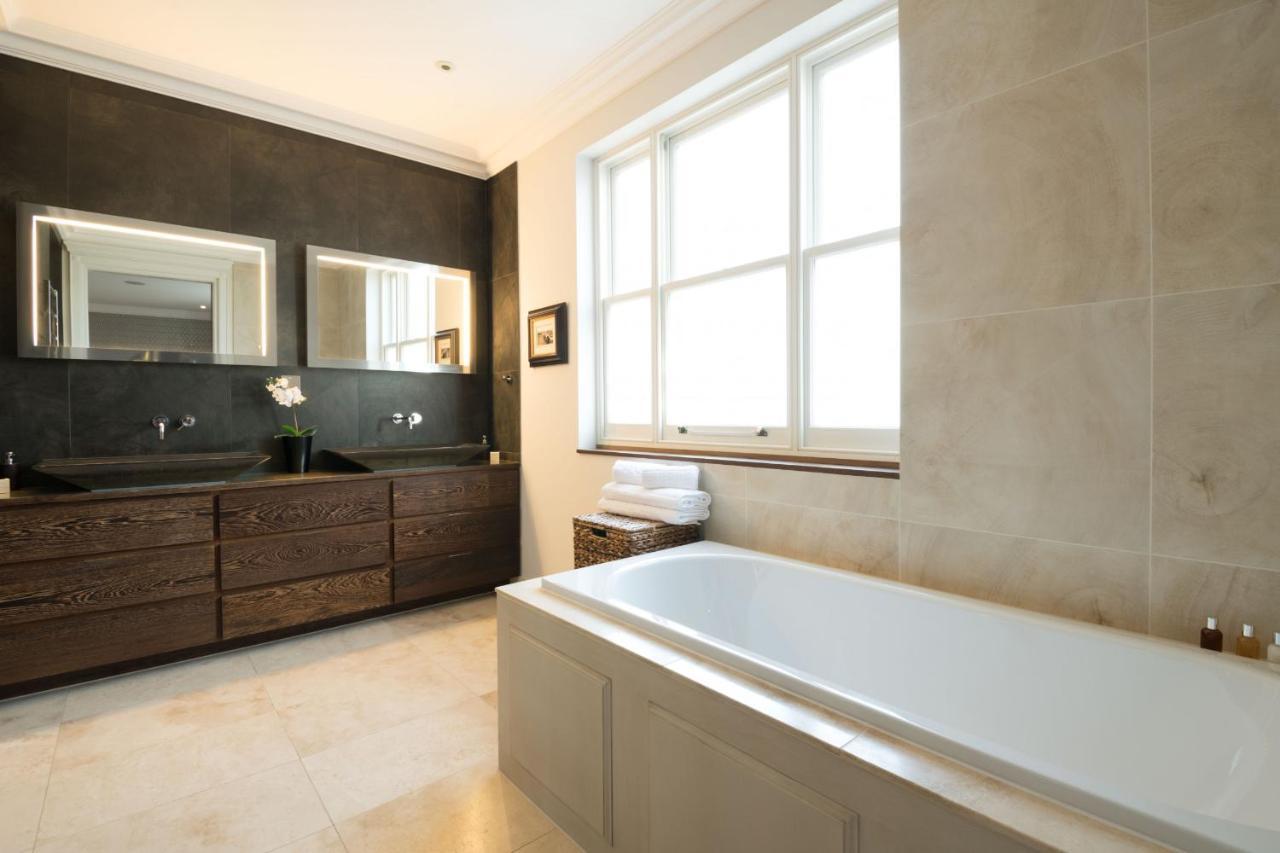 Breathtaking Putney Home With Gorgeous Garden 리치먼드 외부 사진
